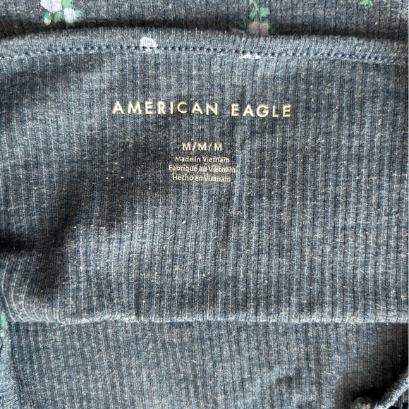 American Eagle Cropped Camis - Picture 4 of 4